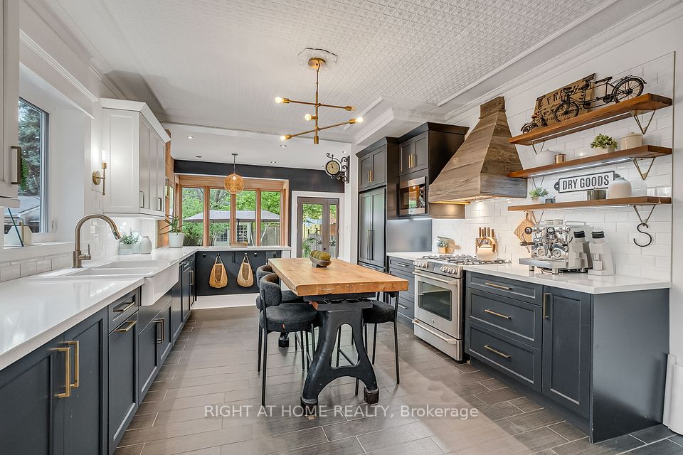 118 Lansdowne Avenue, Toronto, ON M6K 2V9 at 118 Lansdowne Avenue, Toronto, ON M6K 2V9, Toronto W01, ON, M6K 2V9