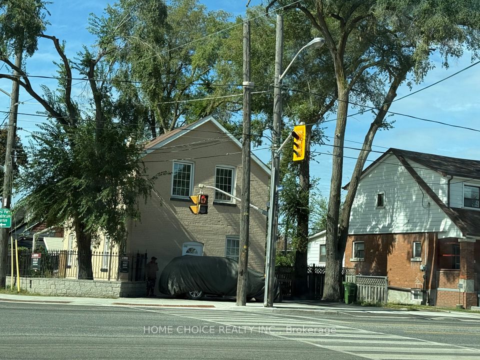 1232 Jane Street, Toronto, ON M6M 4X8 at 1232 Jane Street, Toronto, ON M6M 4X8, Toronto W04, ON, M6M 4X8
