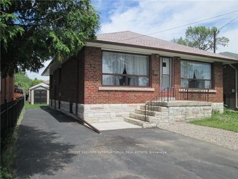 Detached at 943 Ninth Street Lower, Mississauga, ON L5E 1S2, Mississauga