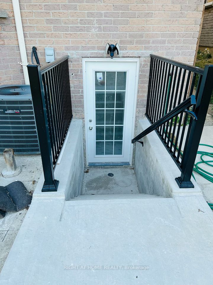 Detached at 314 Harrowsmith Drive Lower, Mississauga, ON L5R 1P7, Mississauga