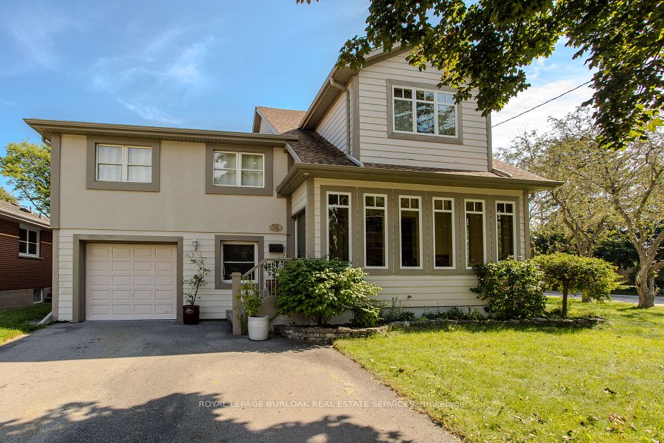 Detached at 707 Ross Street, Burlington, ON L7S 1S3, Burlington
