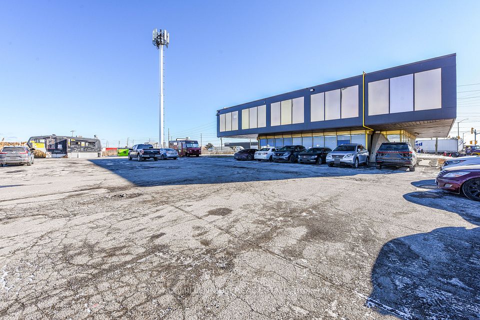 1300 E Steeles Avenue E 212, Brampton, ON L6T 1A2