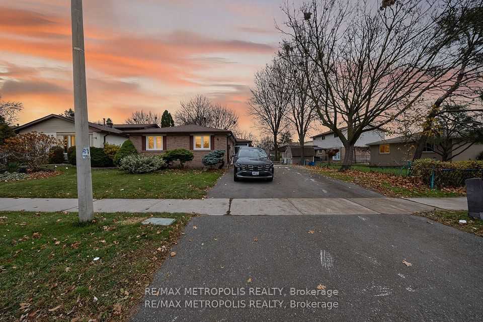 Detached at 6 Madoc Drive Bsmt, Brampton, ON L6V 1Z9, Brampton