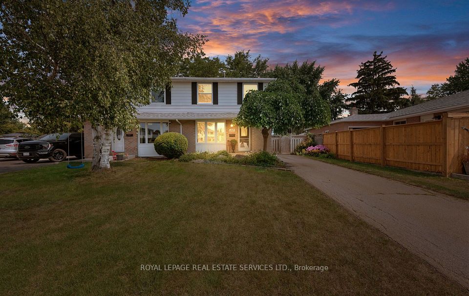 Semi-Detached  at 20 Glengrove Court, Brampton, ON L6S 1Z3, Brampton