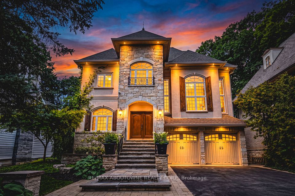 Detached at 3021 Woodland Park Drive, Burlington, ON L7N 1K8, Burlington
