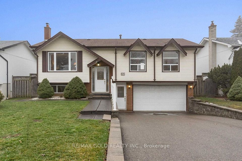 Detached at 32 Glenforest Road, Brampton, ON L6S 1K6, Brampton
