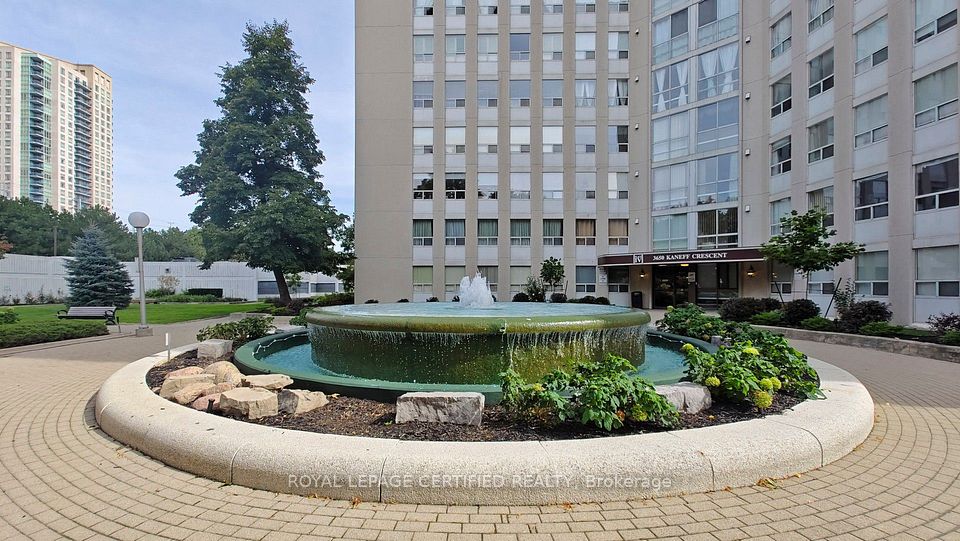 Condo Apartment at 3650 Kaneff Crescent 802, Mississauga, ON L5A 4A1, Mississauga