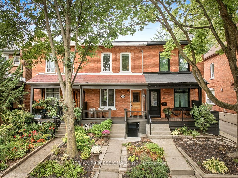 Att/Row/Townhouse at 28 Wright Avenue, Toronto, ON M6R 1K8, Toronto W01