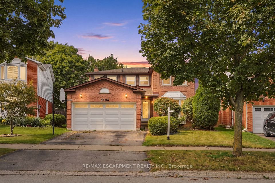 Detached at 3193 MADERNA Road, Burlington, ON L7M 2W3, Burlington