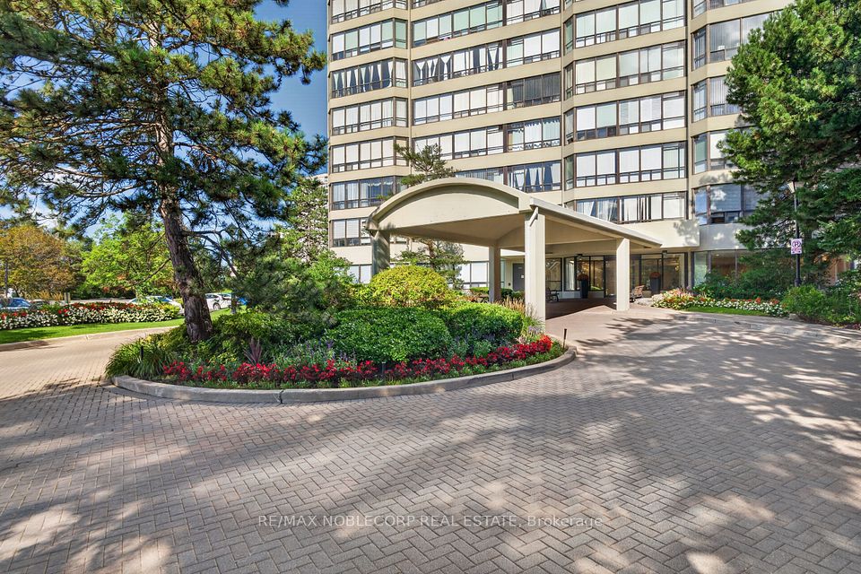 Condo Apartment at 22 Hanover Road 1603, Brampton, ON L6S 5K7, Brampton