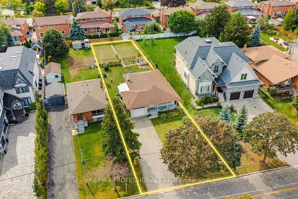 Detached at 4038 Wilcox Road, Mississauga, ON L4Z 1B7, Mississauga