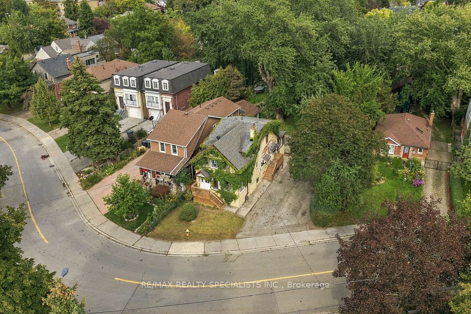 Detached at 67 Twenty Seventh Street, Toronto, ON M8W 2X2, Toronto W06