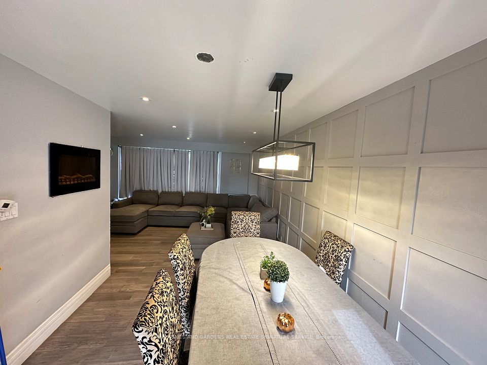 Detached at 7076 Harwick Drive, Mississauga, ON L4T 3A4, Mississauga