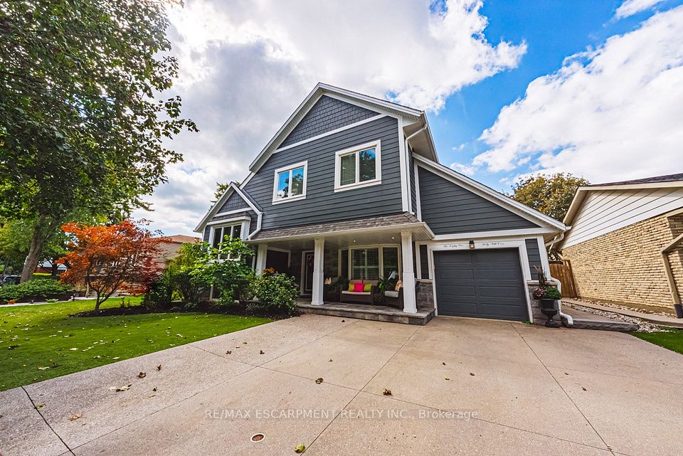Detached at 581 HOLLY HILL Crescent, Burlington, ON L7R 2G4, Burlington