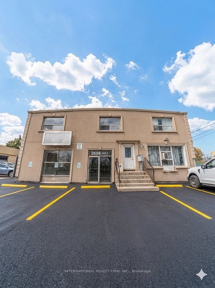 2696 St Clair Avenue W 5, Toronto, ON M6N 1M2