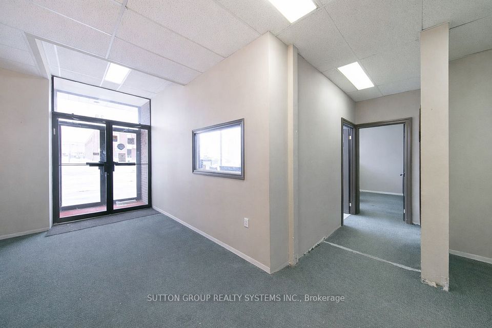 29 Milford Avenue, Toronto, ON M6M 2W1