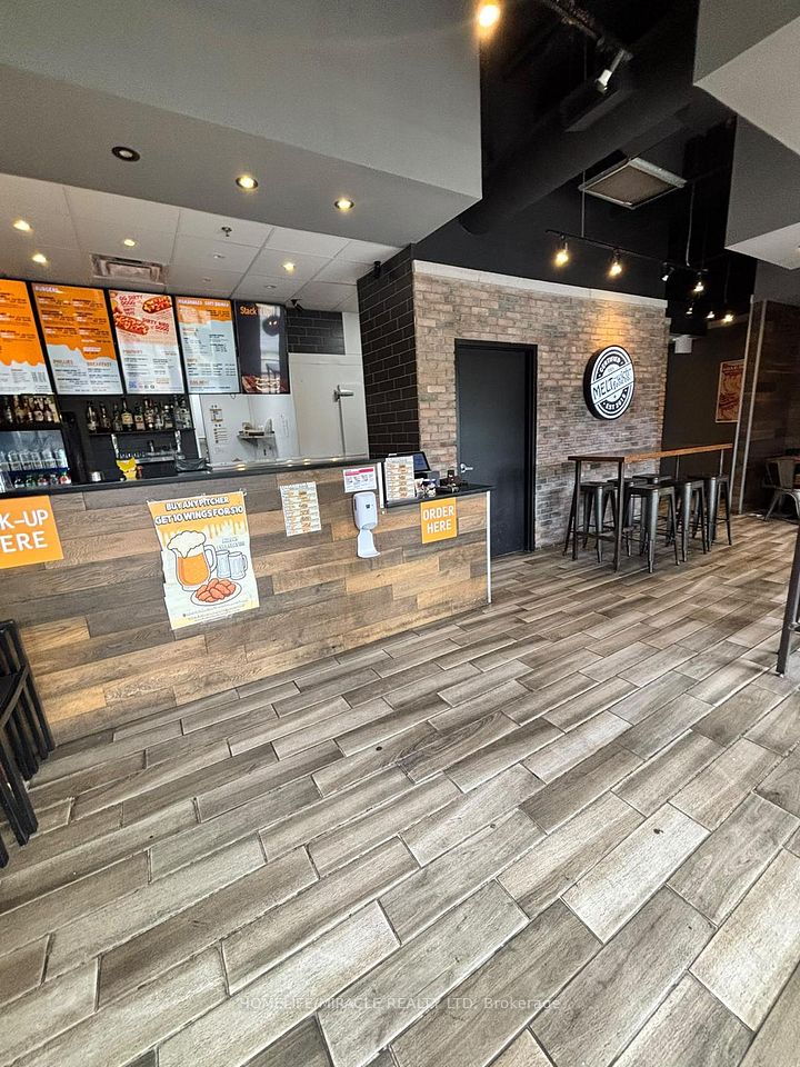 105 The Pond Road 90, Toronto, ON M3J 0K9