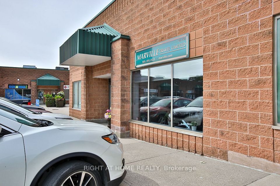 360 Revus Avenue 7, Mississauga, ON L5G 4S4