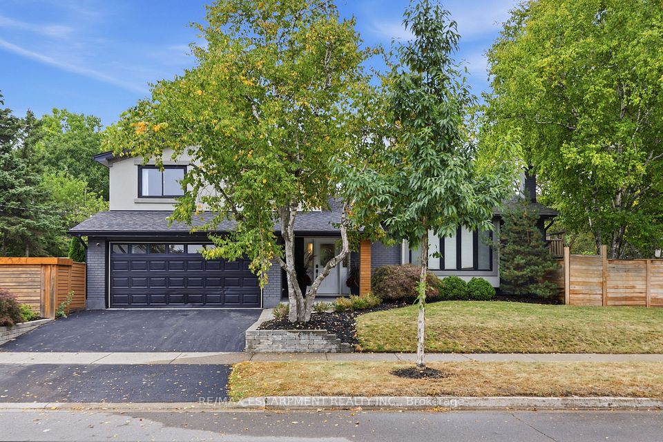 Detached at 134 Fairwood Place W, Burlington, ON L7T 4B6, Burlington