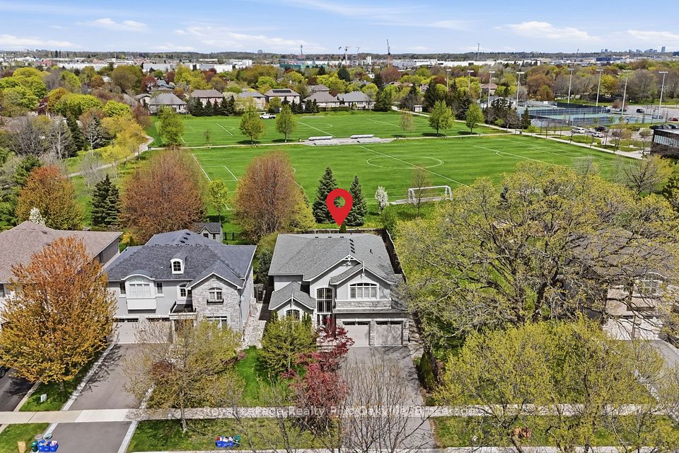 Detached at 2363 Yolanda Drive, Oakville, ON L6L 2H9, Oakville