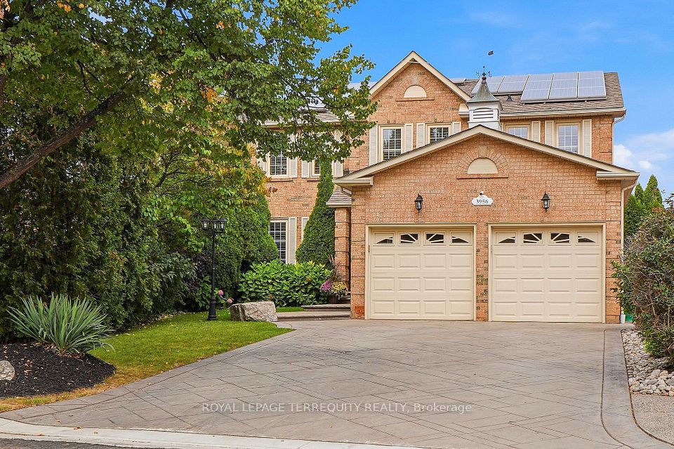 Detached at 3956 Chadburn Crescent, Mississauga, ON L5L 3X5, Mississauga