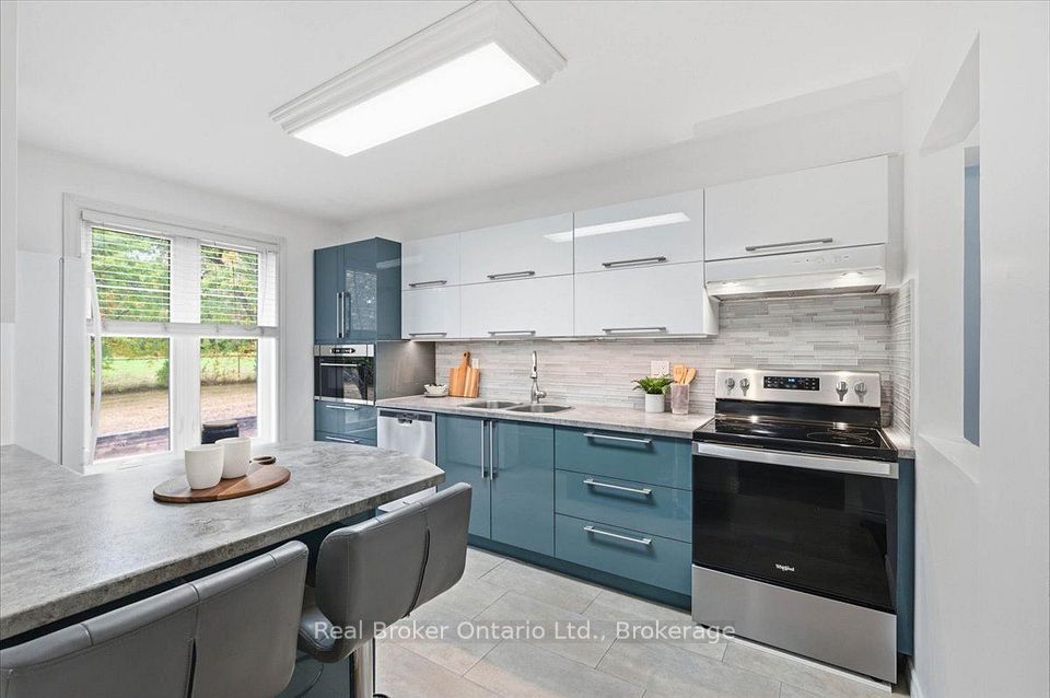 Condo Townhouse at 1569 Westminster Place, Burlington, ON L7P 2B4, Burlington