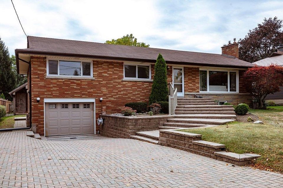Detached at 970 Danforth Avenue, Burlington, ON L7T 1S8, Burlington