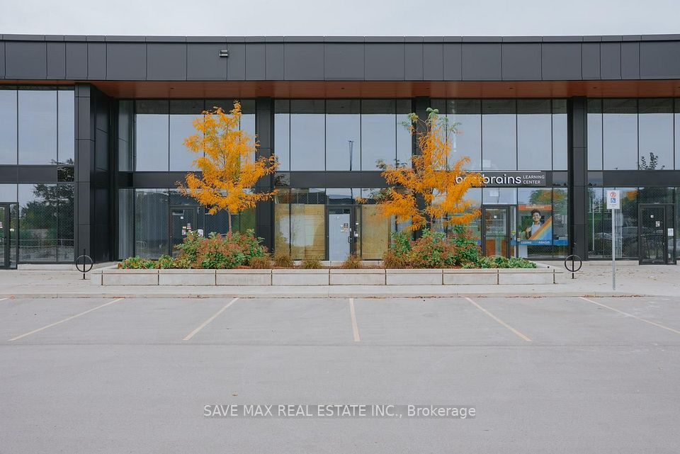 530 Speers Road 16, Oakville, ON L6K 2G3