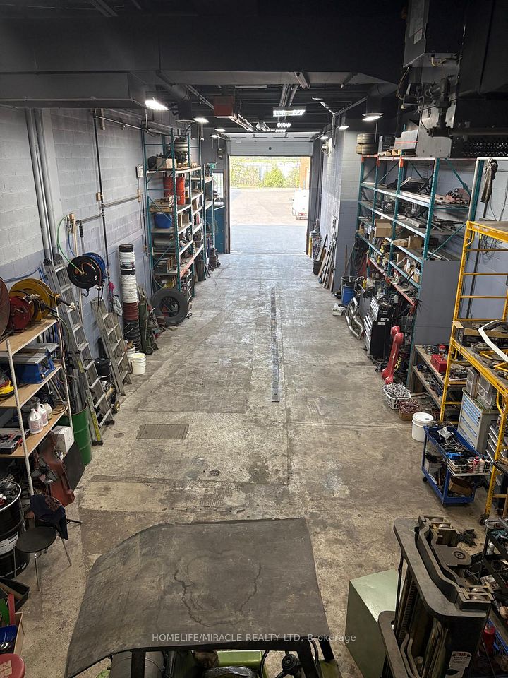 5775 Atlantic Drive N 14, Mississauga, ON L4W 4P3