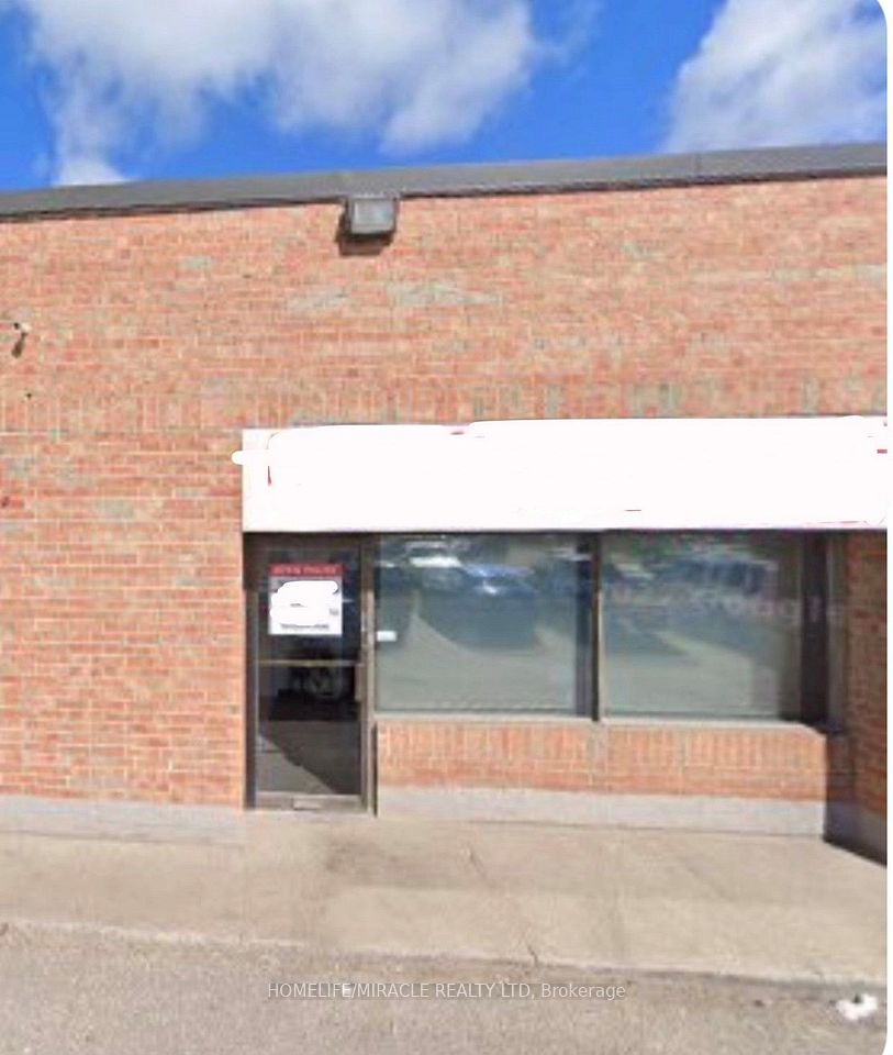 8 Strathearn Avenue #24, Brampton, ON L6T 4L9