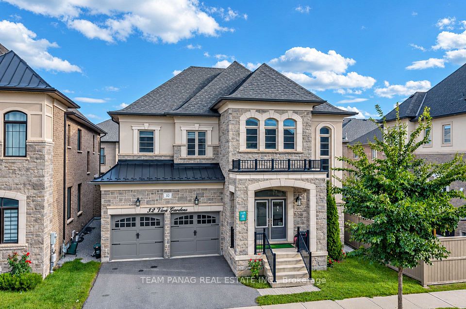 Detached at 32 Viva Gardens, Oakville, ON L6H 0Z1, Oakville