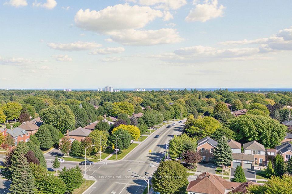 Condo Apartment at 1905 Pilgrims Way Ph2, Oakville, ON L6M 2X2, Oakville