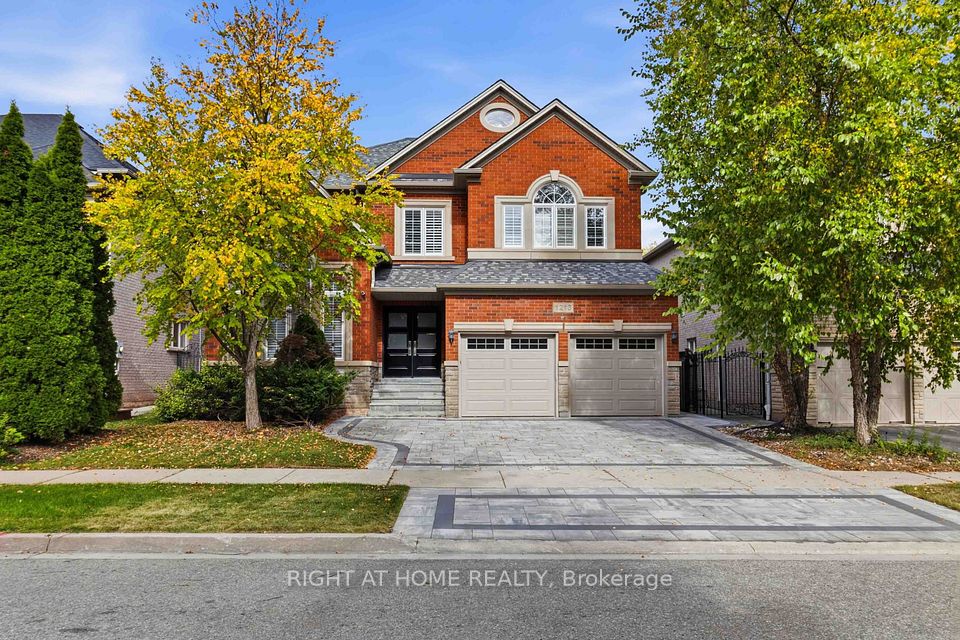 Detached at 1213 Lindenrock Drive, Oakville, ON L6H 6W2, Oakville
