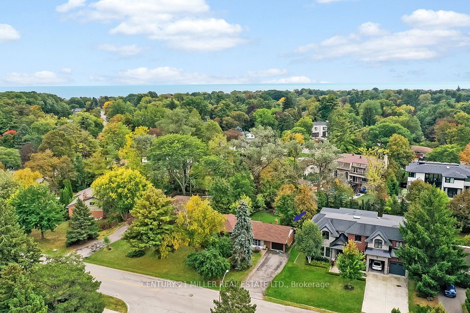 Detached at 1342 Sedgewick Crescent, Oakville, ON L6L 1X8, Oakville