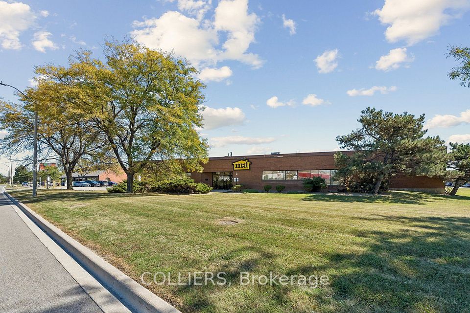 5720 Ambler Drive, Mississauga, ON L4W 2B1