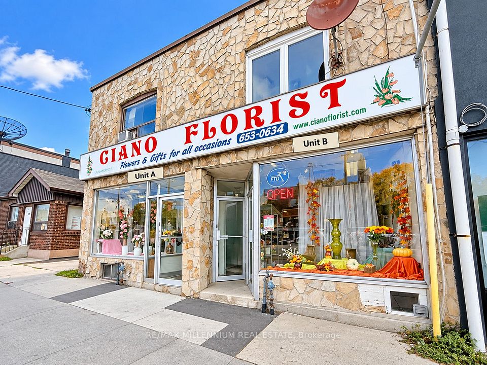 518 Rogers Road B, Toronto, ON M6M 1B3