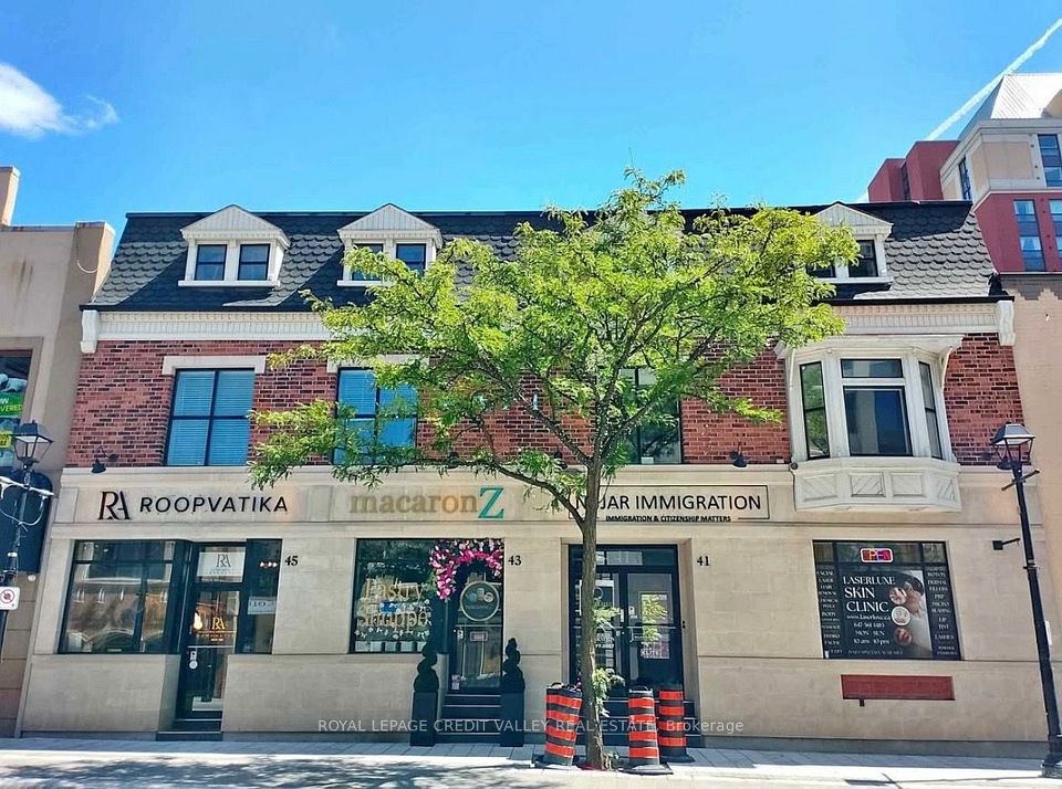 41 Queen Street E 202A, Brampton, ON L6V 1A3