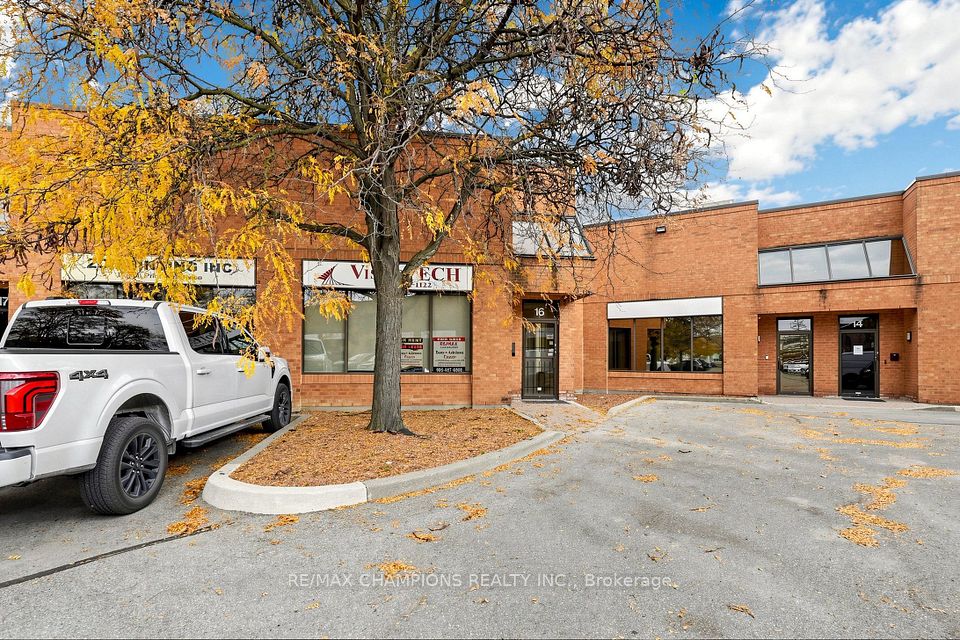 3 Brewster Road 16, Brampton, ON L6T 5G9