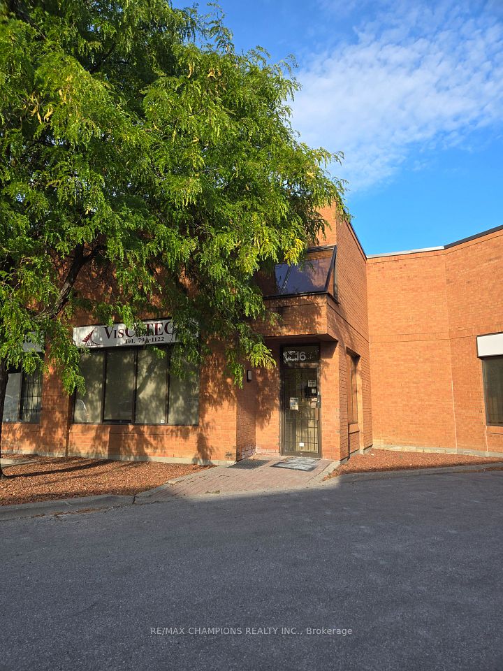 3 Brewster Road 16, Brampton, ON L6T 5G9