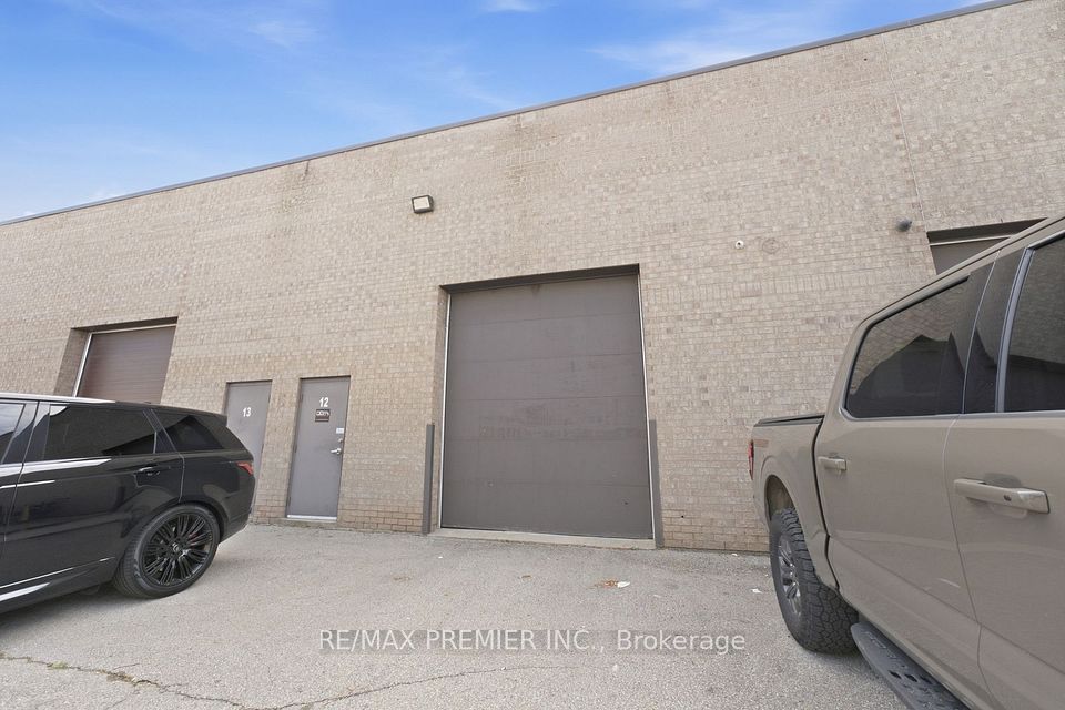 13 Kenview Boulevard 12 (Lower), Brampton, ON L6T 5K9
