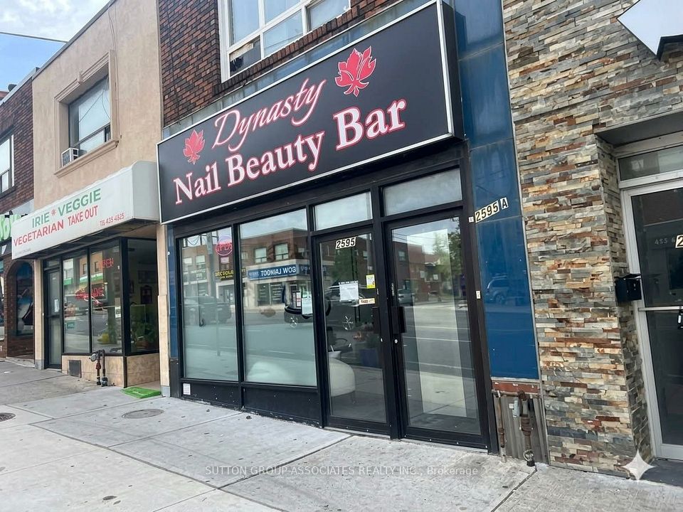 2595 Eglinton Avenue W, Toronto, ON M6M 1T3