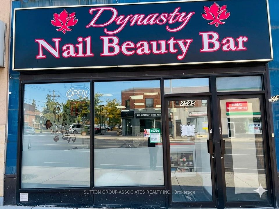 2595 Eglinton Avenue W, Toronto, ON M6M 1T3