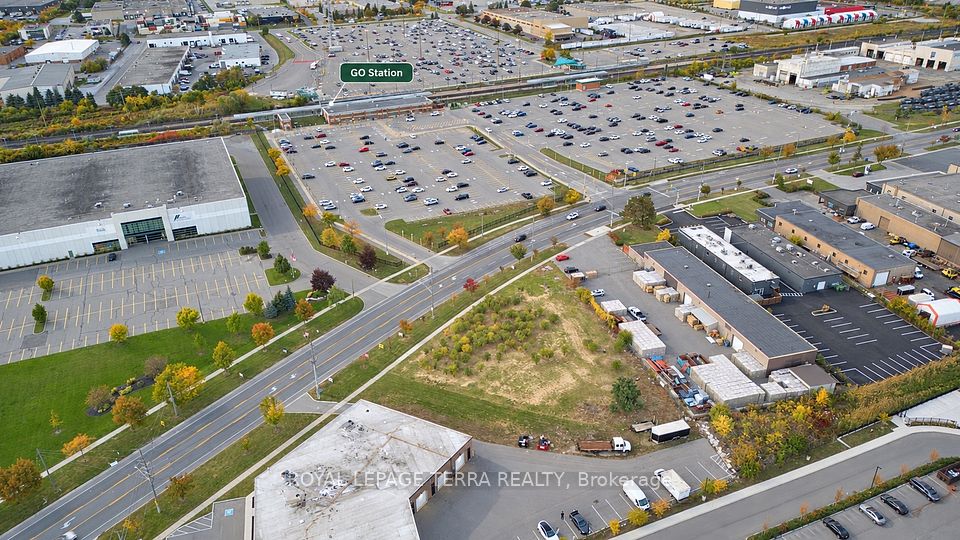 2150 Speers Road, Oakville, ON L6L 2X8