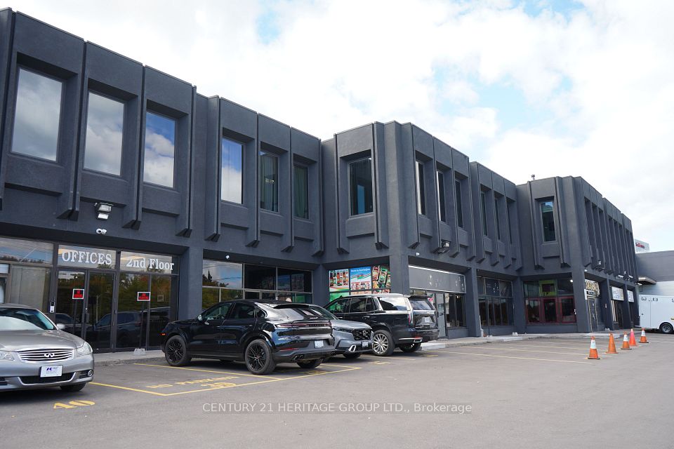 4544 Dufferin Street 205, Toronto, ON M3H 5X2