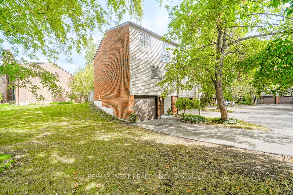 250 Satok Crescent 36, Milton, ON L9T 3P4 at 250 Satok Crescent 36, Milton, ON L9T 3P4, Milton, ON, L9T 3P4
