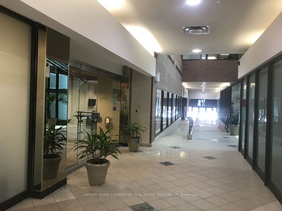 277 Lakeshore Road E 406, Oakville, ON L6J 6J3