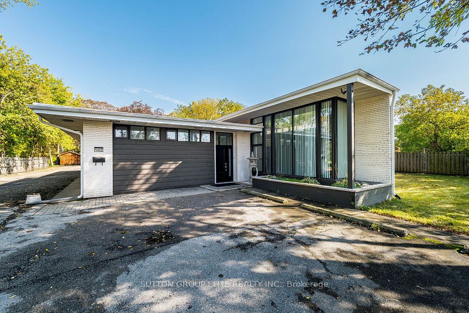 1402 South Service Road, Mississauga, ON L5E 2P8