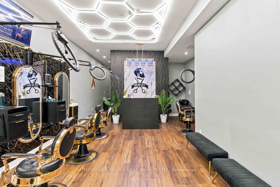 8 Flowertown Avenue, Brampton, ON L6X 2J9