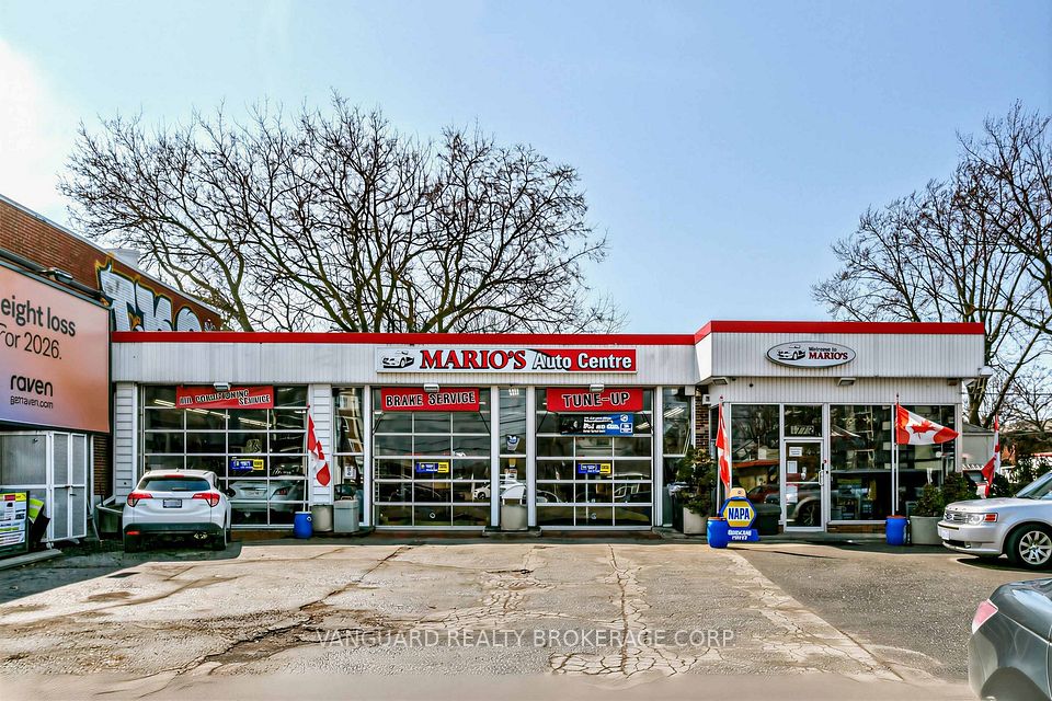 1772 Jane Street, Toronto, ON M9N 2T1