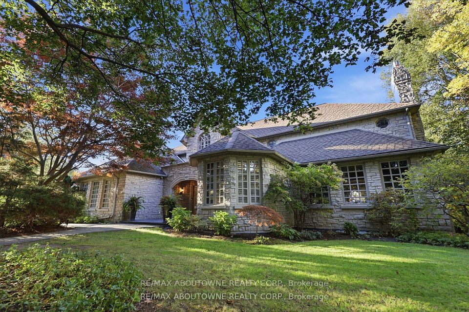 Detached at 437 Cairncroft Road, Oakville, ON L6J 4N1, Oakville